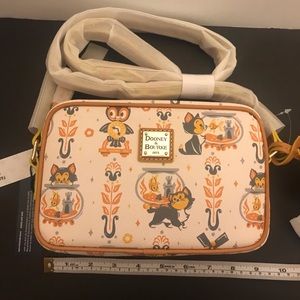 Disney Dooney & Bourke Pinocchio Cleo & Figaro Camera bag style crossbody purse